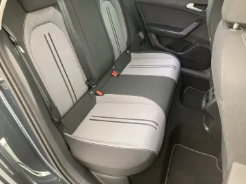 Car image 36