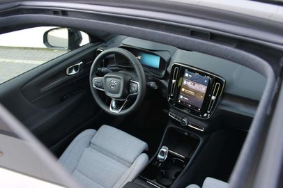 Car image 36