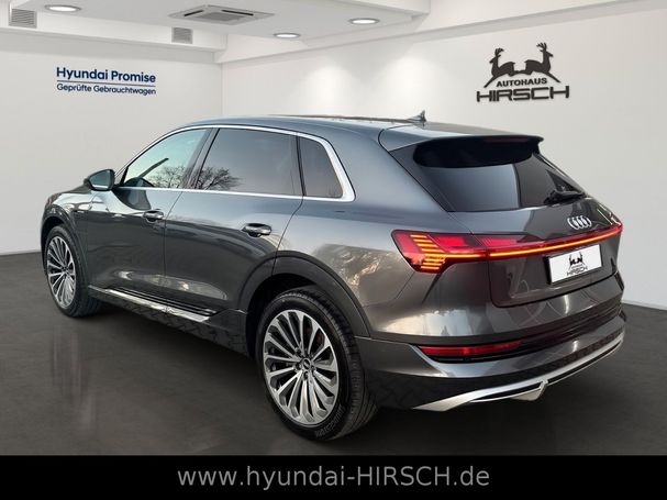 Audi e-tron 50 quattro S-line 230 kW image number 3