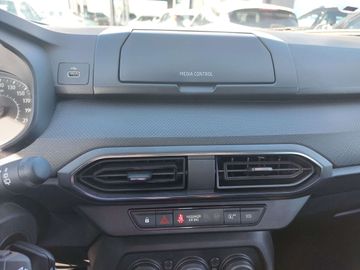 Car image 33