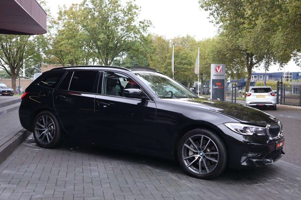 BMW 330 Touring xDrive 185 kW image number 2