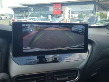 Car image 25