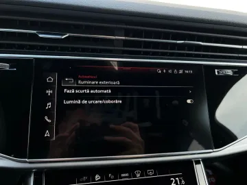 Car image 40