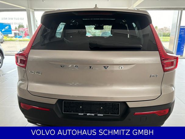 Volvo XC40 B4 Plus Dark 145 kW image number 6