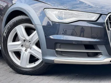 Car image 32