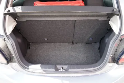 Car image 29