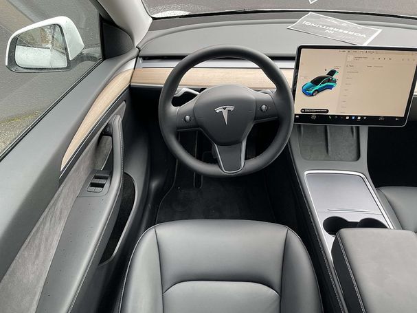 Tesla Model Y Long Range AWD 258 kW image number 8