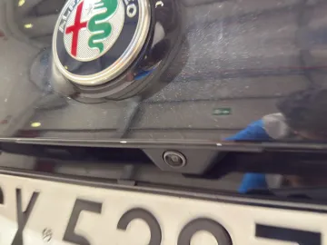 Car image 32