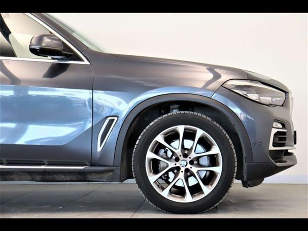 BMW X5 xDrive30d xLine 198 kW image number 6