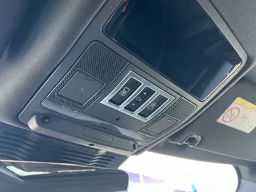 Car image 39