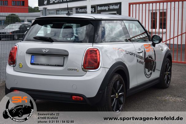 Mini Cooper SE Mini Trim 135 kW image number 3