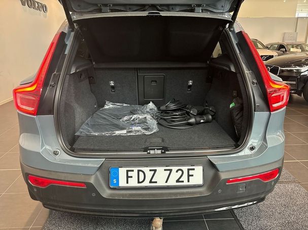 Volvo XC40 Recharge T4 Plus Dark 157 kW image number 7