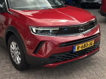 Car image 40
