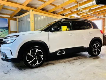 Car image 2