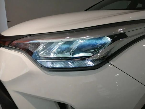 Toyota C-HR 90 kW image number 9