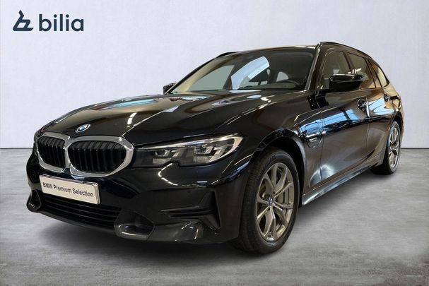 BMW 330e Touring M Sport xDrive 216 kW image number 1