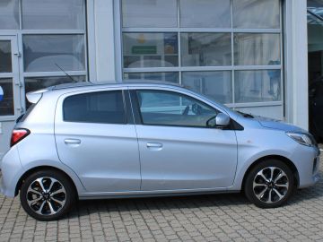 Car image 5