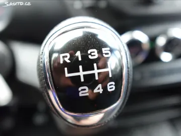 Car image 29
