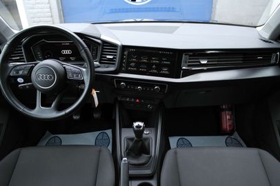 Car image 15