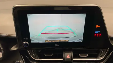 Car image 19