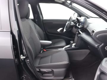 Car image 30