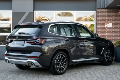 Car image 37