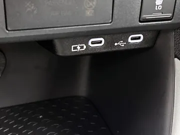 Car image 38