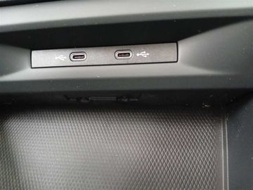 Car image 33