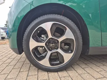 Car image 29