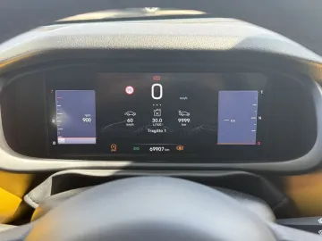 Car image 26
