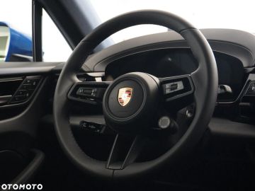 Car image 33
