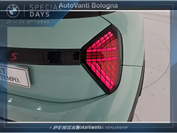 Car image 40
