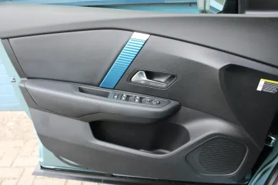 Car image 35