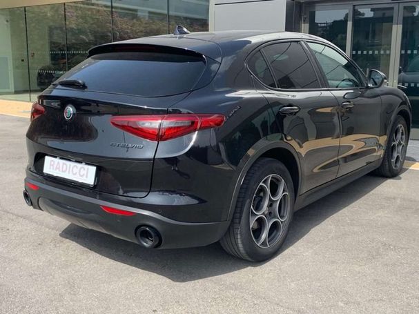 Alfa Romeo Stelvio 2.2 Diesel AT8 140 kW image number 2