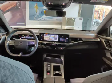 Car image 23