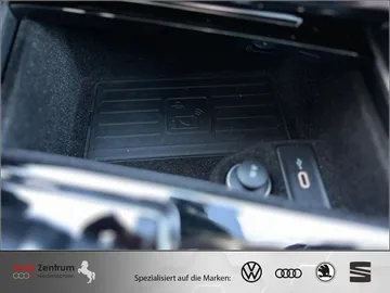 Car image 35