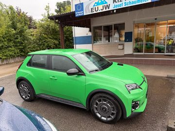 Car image 2