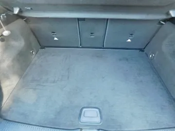 Car image 44