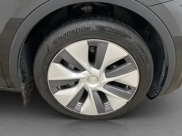 Car image 35