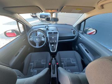 Car image 11