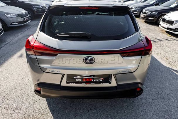 Lexus UX 250h 135 kW image number 19