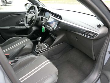 Car image 14