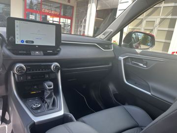 Car image 12