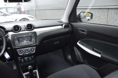 Car image 23