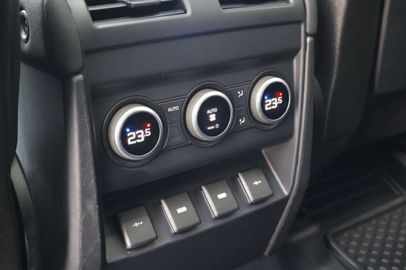 Car image 35