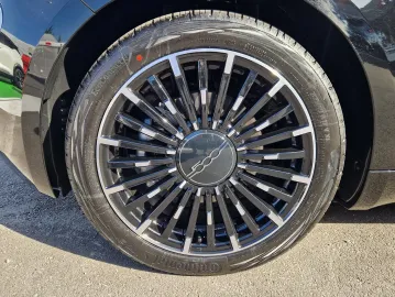Car image 38