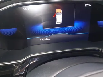 Car image 29