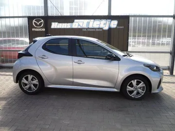 Car image 4