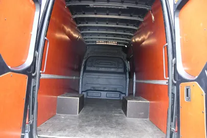 Car image 38