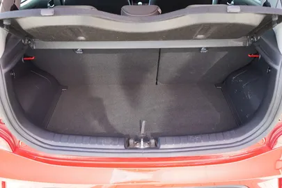 Car image 30
